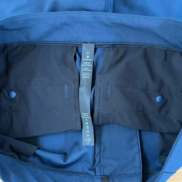 Lululemon Men’s Classic Fit Shorts Men’s 32 - Picture 4 of 4